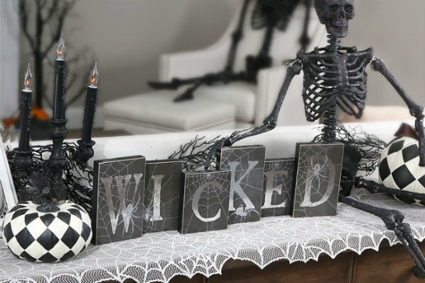 wicked-scene-halloween-skeleton-600x400