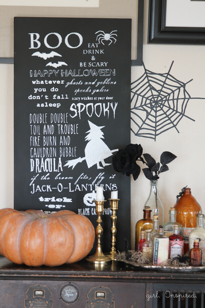 Halloween-Chalkboard-Sign-5